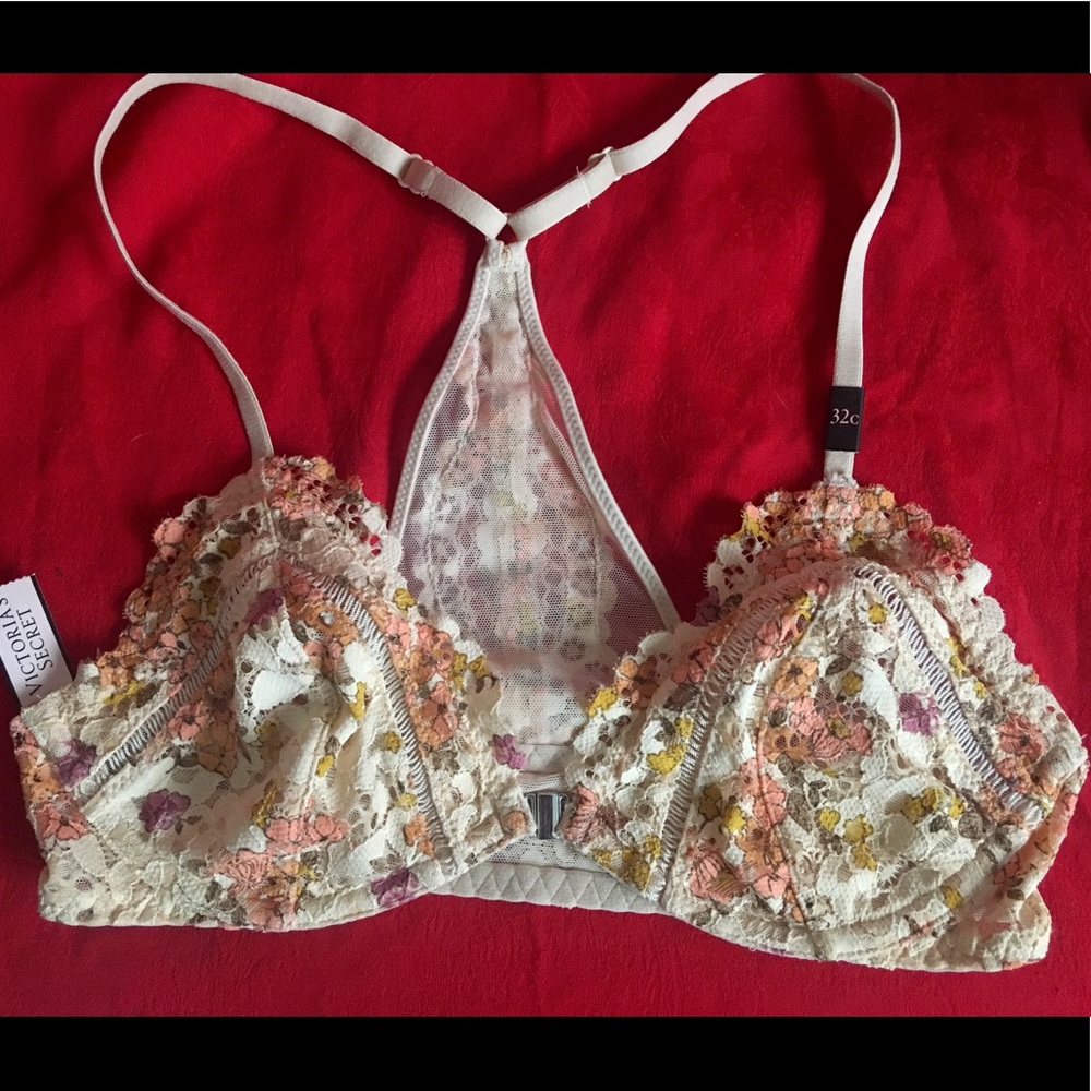 💐NWT Victoria’s Secret floral lace bralette💝